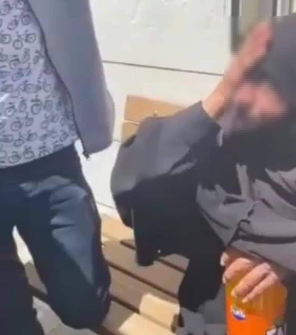 وأثار المقطع حالة غضب عارمة لدى المجتمعين السوري والتركي، وتحوّلت إلى قضية رأي عام في عموم تركيا، ما استدعى تدخل والي غازي عنتاب داود وأثار المقطع حالة غضب عارمة لدى المجتمعين السوري والتركي، وتحوّلت إلى قضية رأي عام في عموم تركيا، ما استدعى تدخل والي غازي عنتاب داود